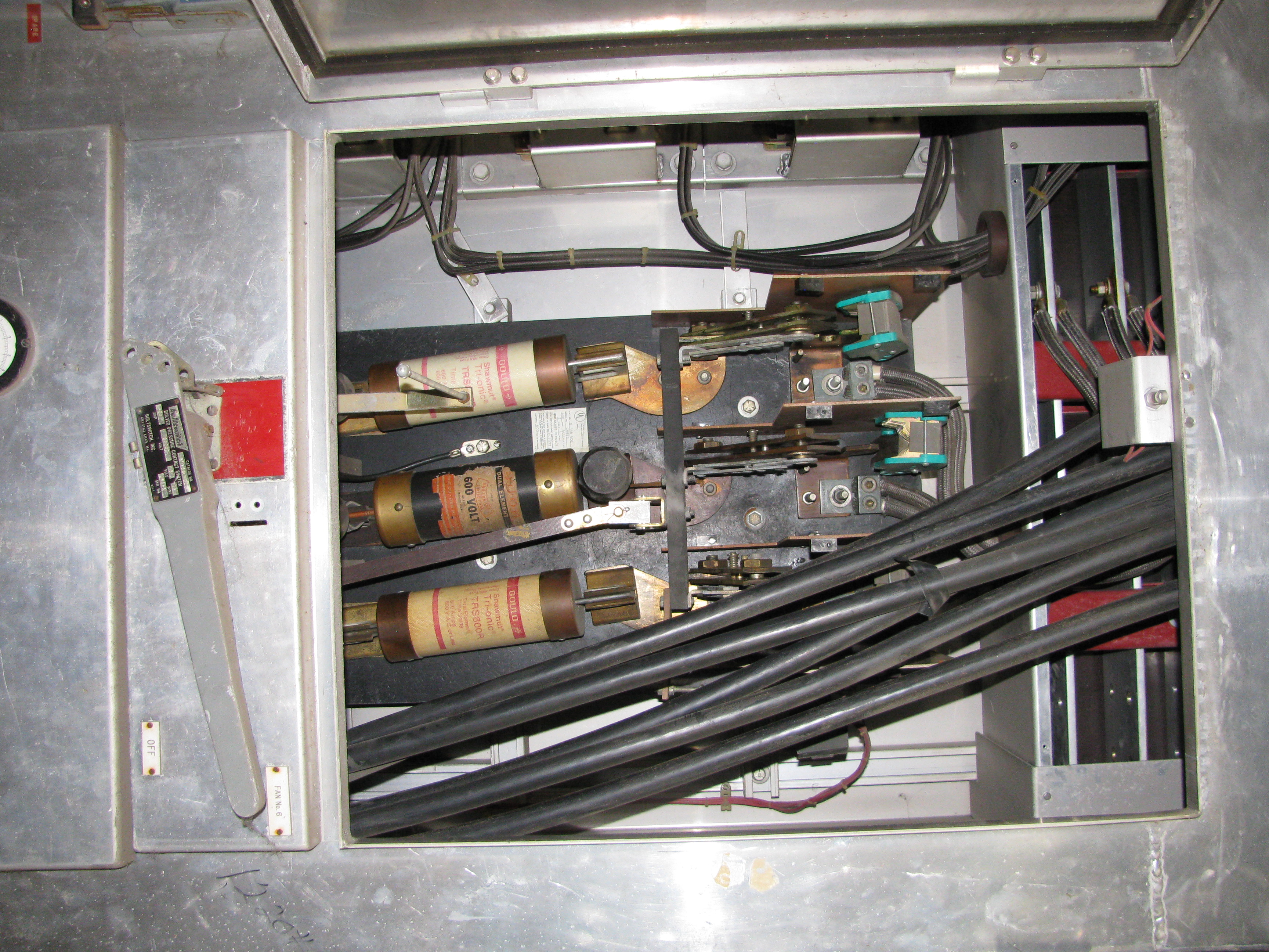 11463400000 304476efbb9a249293d843138978a0410cb8b27f